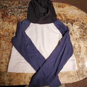 Hooded cropped sweatshirt